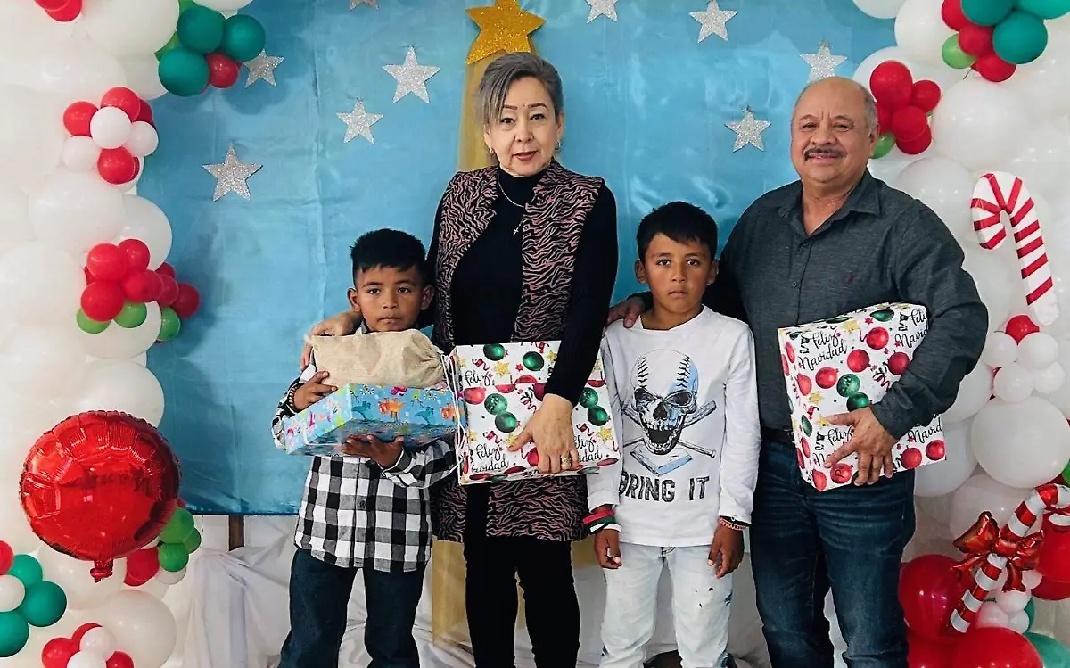 El matrimonio Nevarez Rivera en alegre convivio