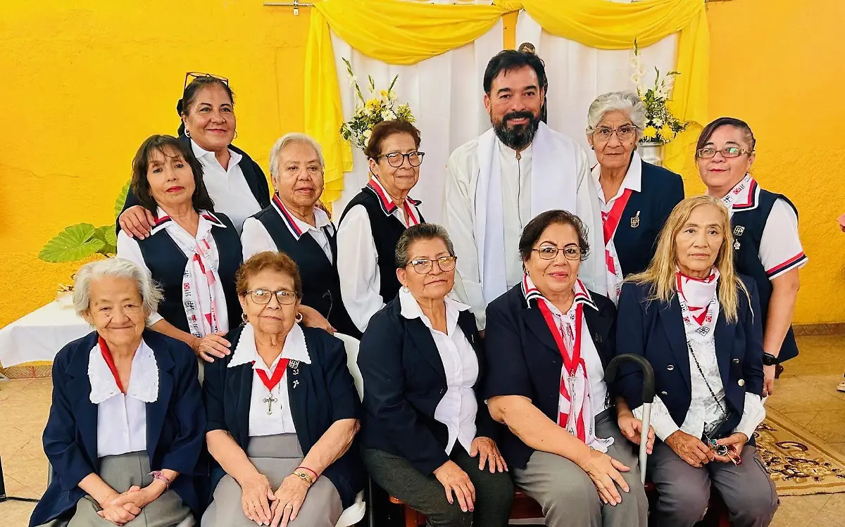 Voluntarias Vicentinas, les acompaña el Padre Alberto Frausto Rodríguez