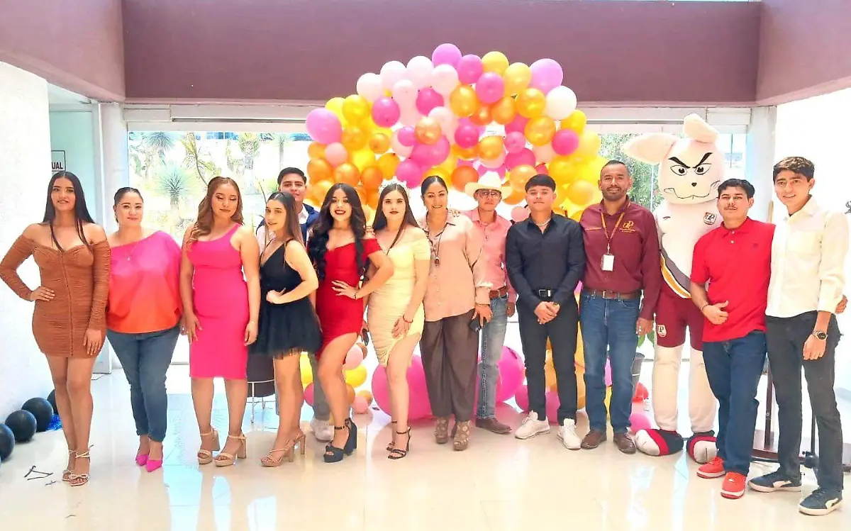 Rectora de la UPC, María de Lourdes Martínez Espinosa acompañó a candidatas a reina y rey 2024