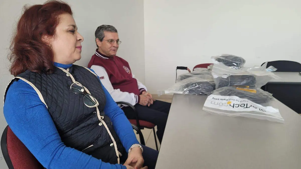 Donativo al departamento, ingeniería, química y boquina