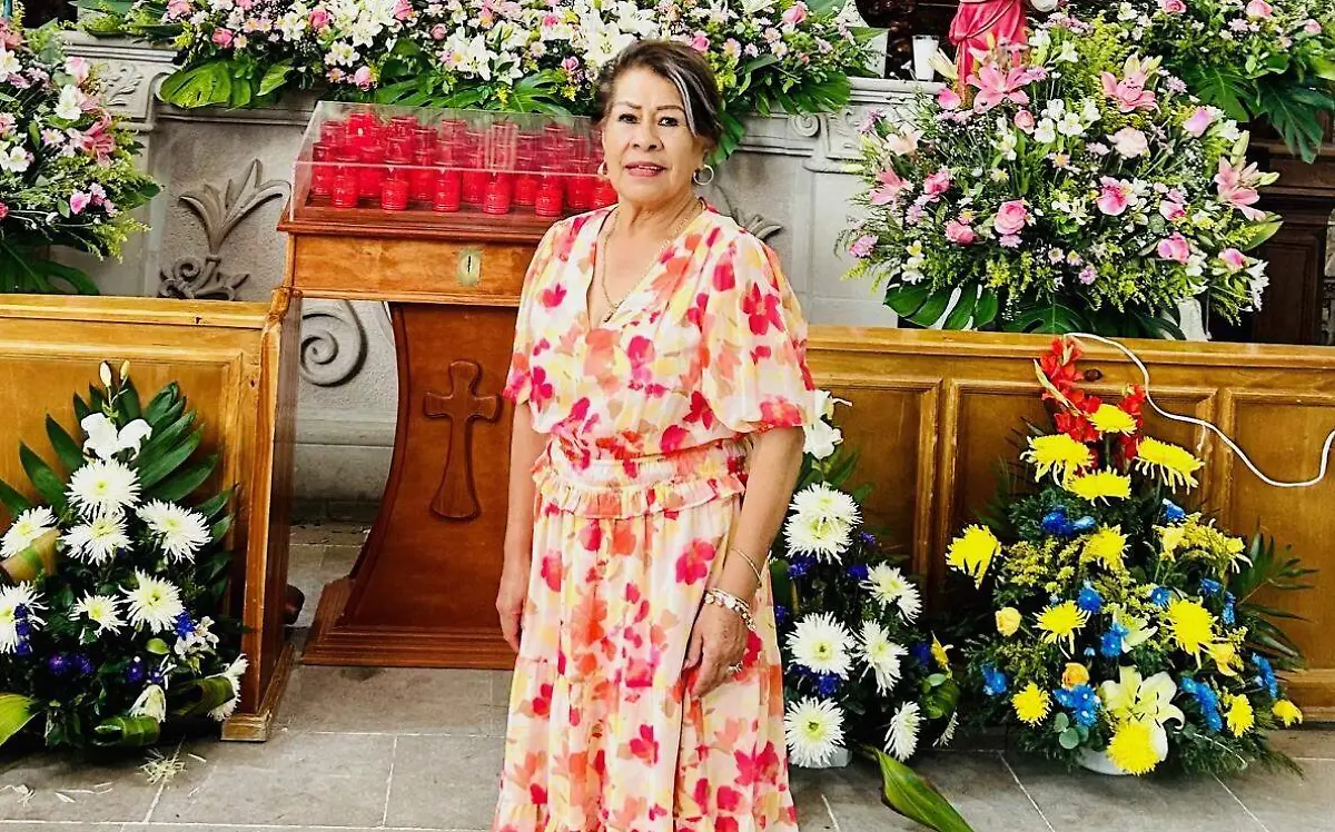 Señora Mague Espinoza Valenzuela celebrando su cumpleaños