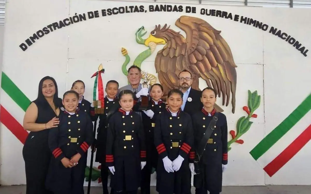 Primer lugar la escolta de la Escuela Primaria Distribuidores Nissan numero 46