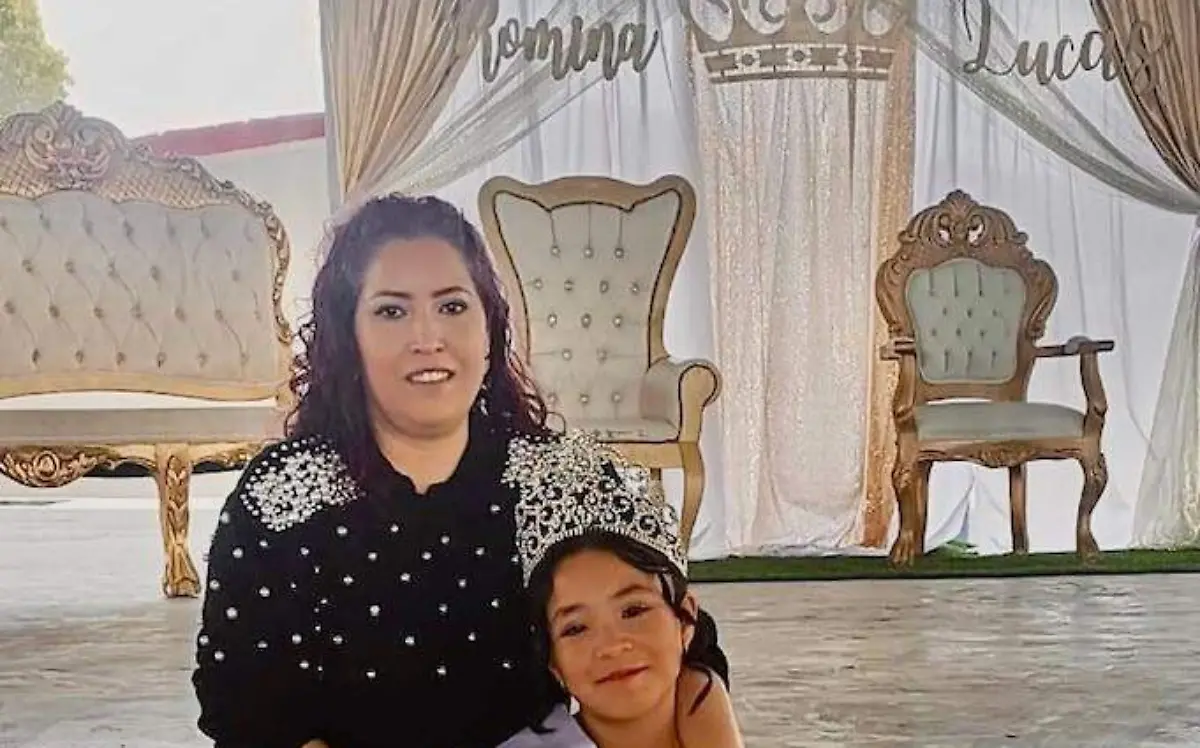 Romina I acompañada de su Señora madre Karina Barrios