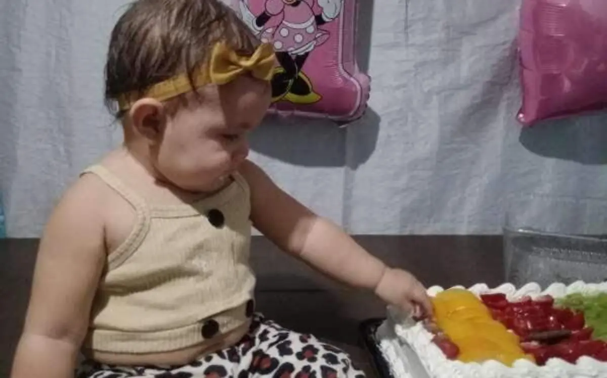 Emma lució un lindo outfit de animal print