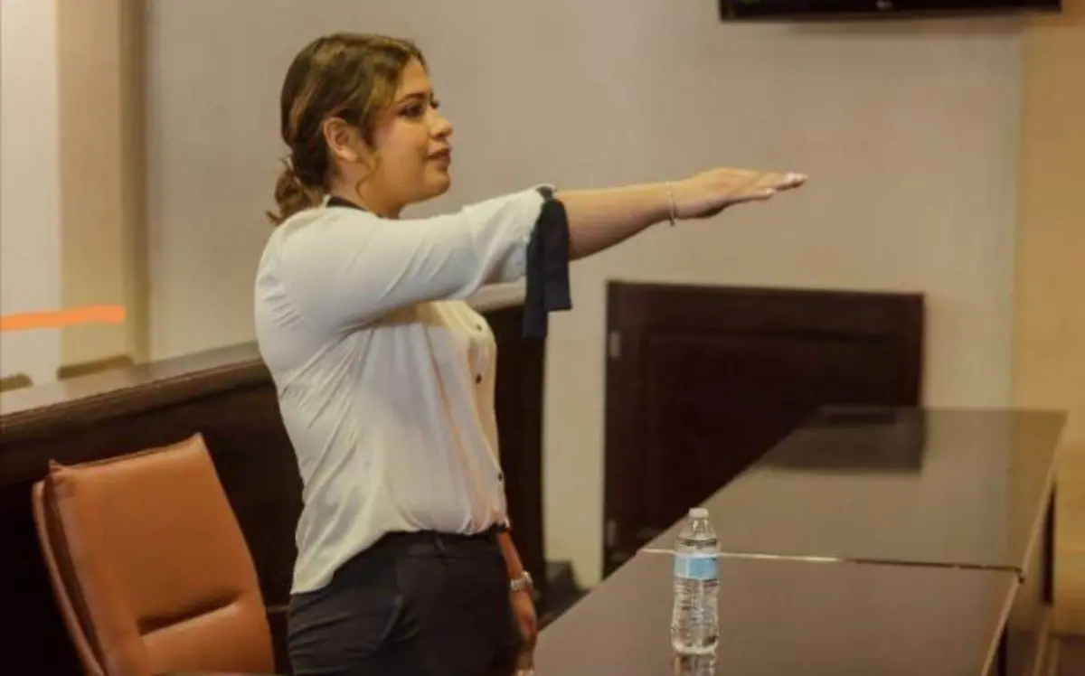 Concluye sus estudios de abogada Rebecca Lira Castro