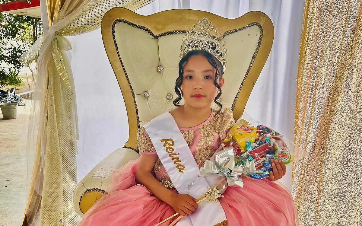 Fue coronada la preciosa niña Romina I, dentro de los festejos del  50 aniversario de la Primaria “Lázaro Cárdenas”.