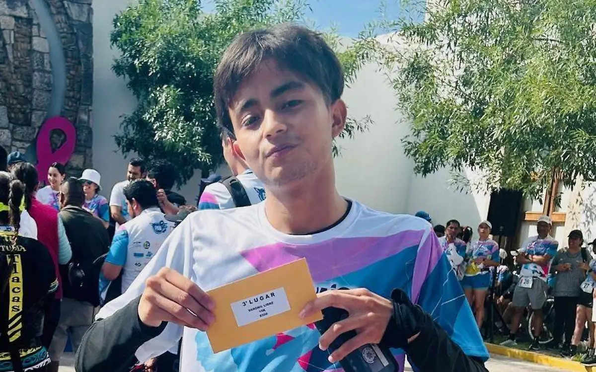 Juan José Vázquez Gutiérrez obtuvo el 3er lugar en la categoría varonil libre 10 K, en carrera Maquio 5 y 10 K