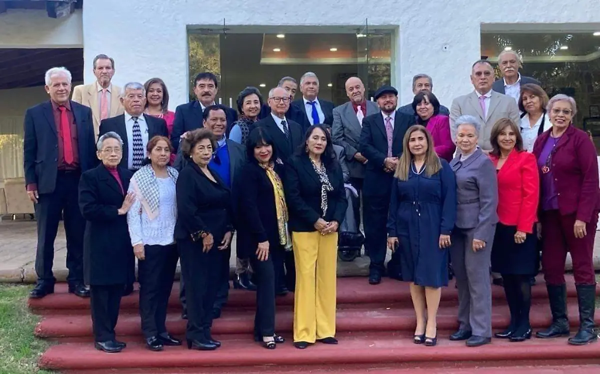 Celebrando 44 años de vida profesional como  Médicos