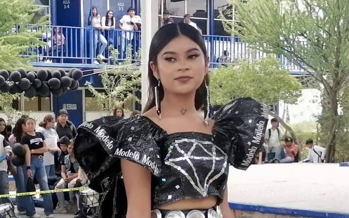 El tercer lugar Naomi Rubí Rivas de 4A de Ofimática