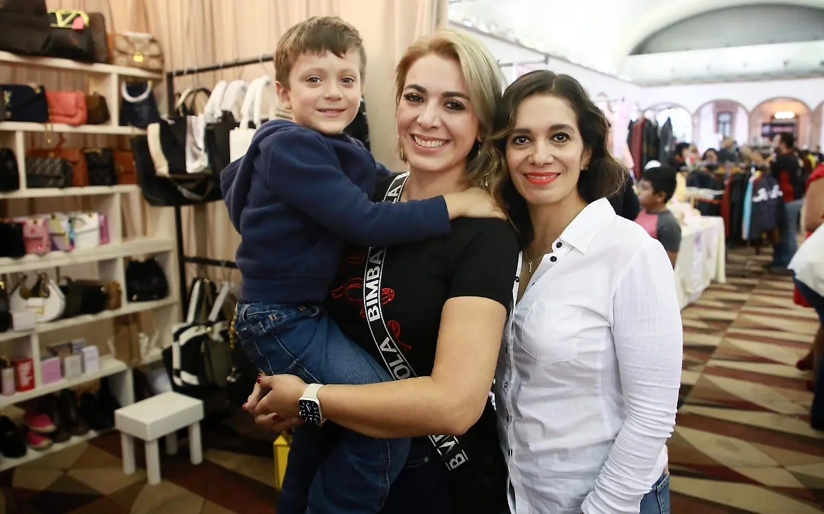 Mateo, Magda Orozco y Patricia Galván