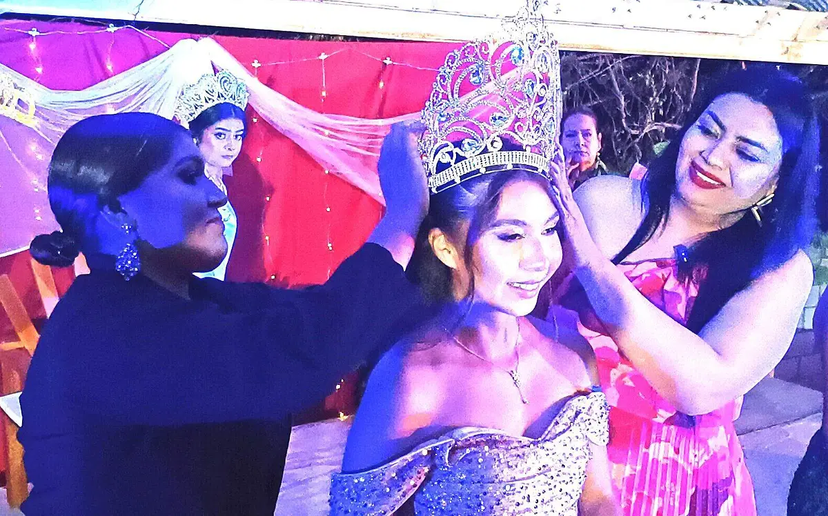 Vania I es la reina de las fiestas patronales de San Pedro de Ocuila