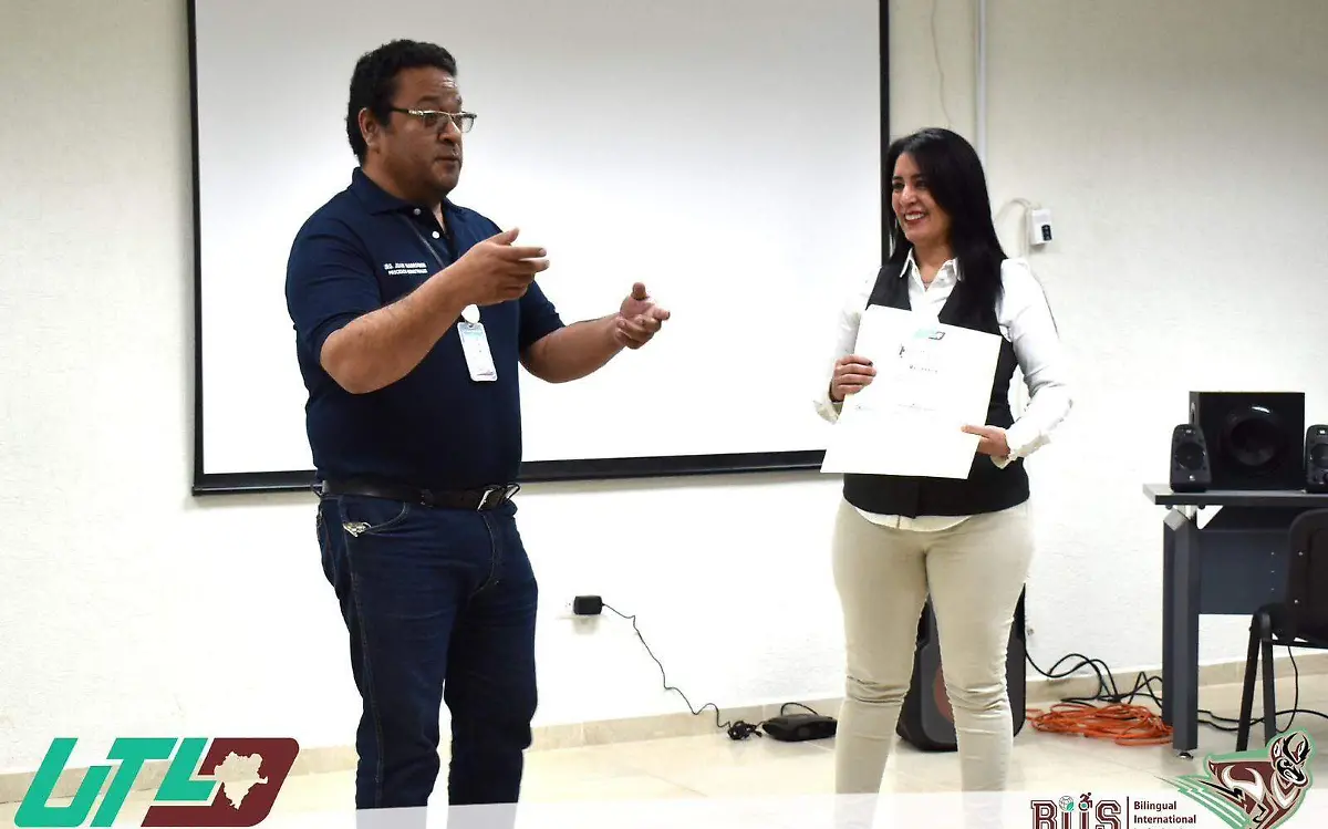 Estudiantes de la UTLD continúan reforzando sus conocimientos