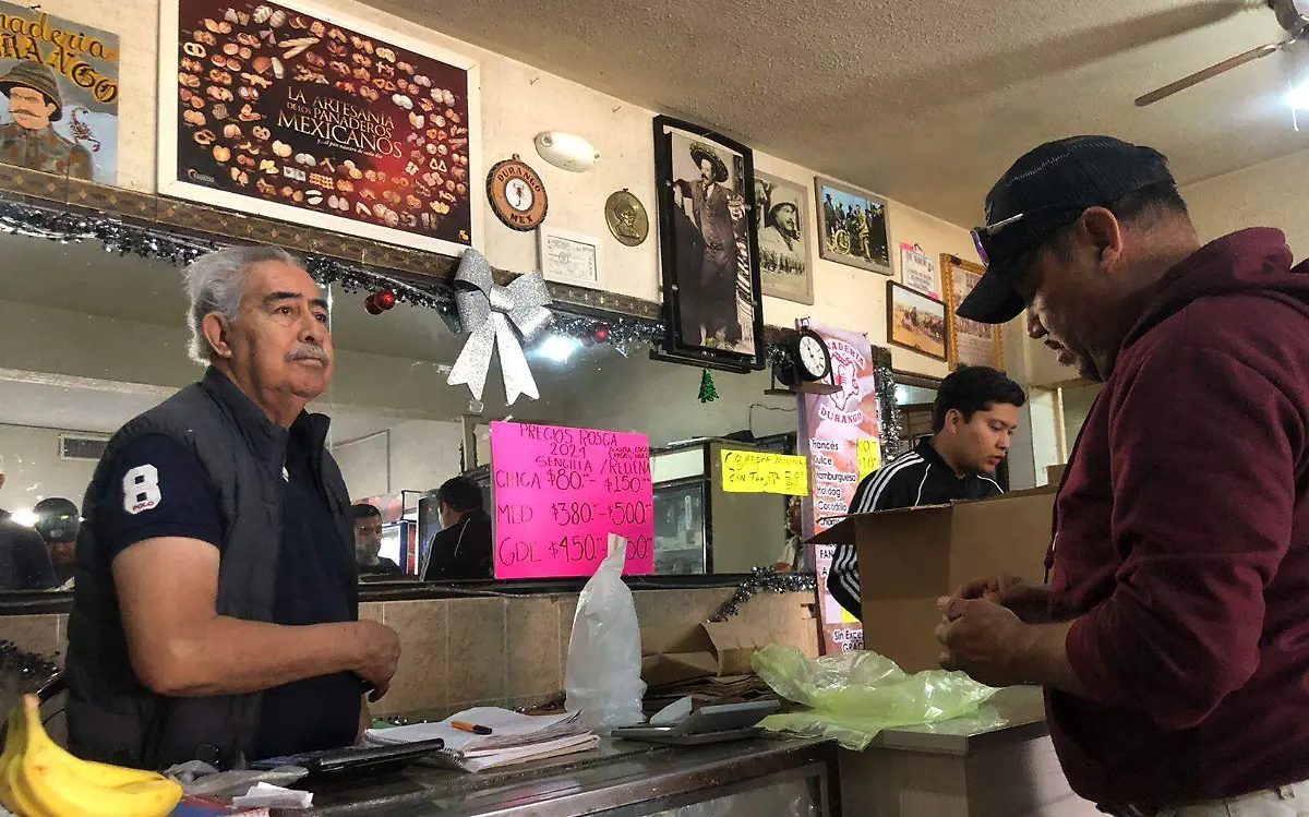 Venta de rosca de reyes en Gómez Palacio, Durango