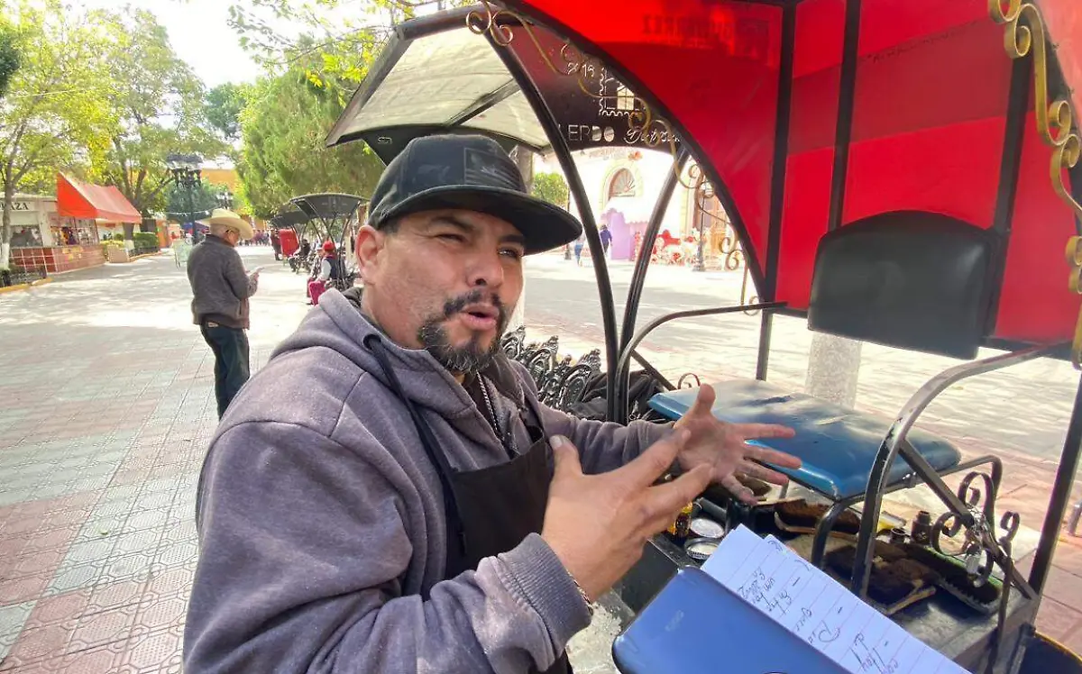 Tacho, bolea con música clásica y rock en inglés en Lerdo