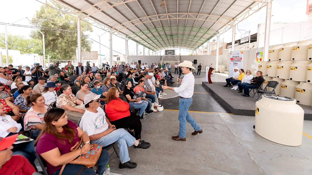 Tepehuanes levanta bandera blanca en agua potable con obras que les lleva Esteban