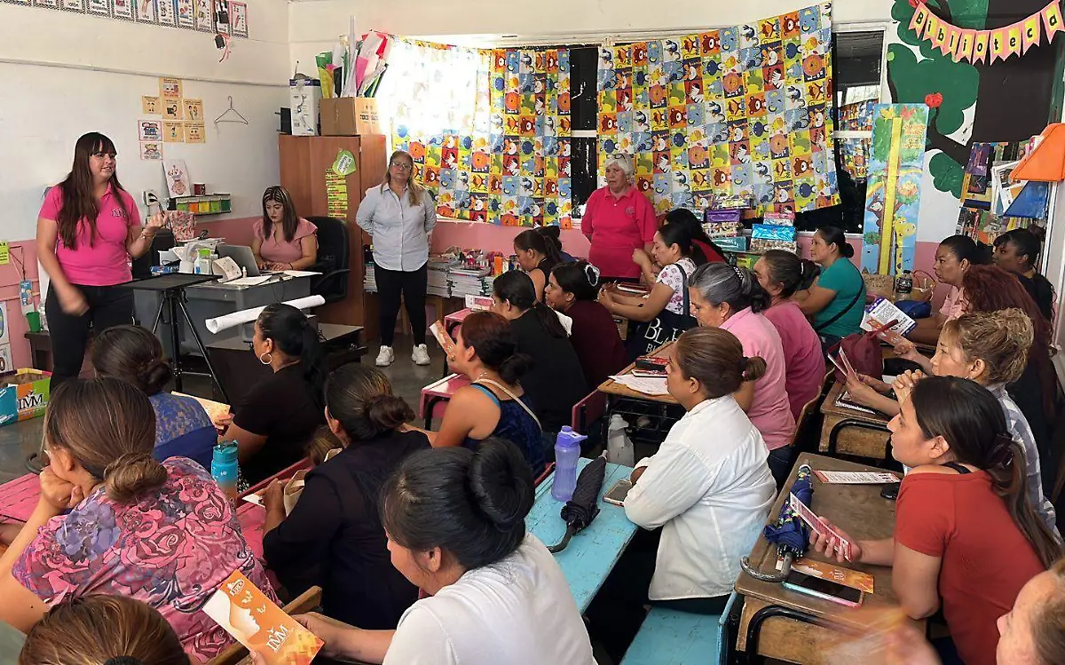 Imparte instituto de la mujer plática "Modalidades de la violencia" en la unión