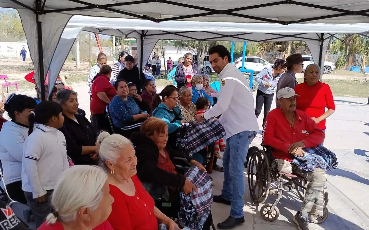 Brindan brigadas móviles a ciudadanos en situación vulnerable