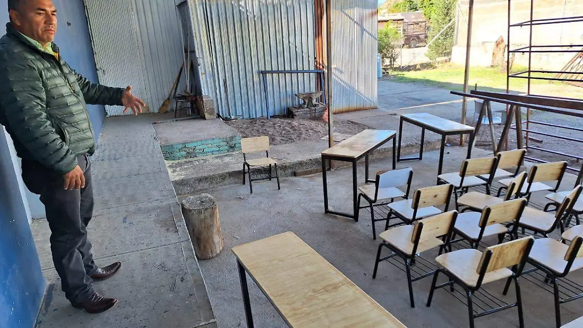 Recicla la ORAE Rodeo mobiliario de las escuelas