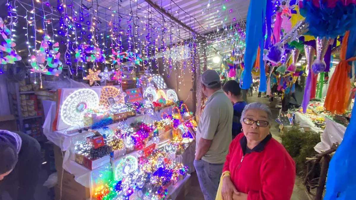 Comerciantes de Gómez Palacio esperan incremento de ventas en el Mercadito Navideño