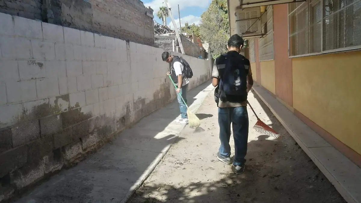 Acuden Brigadas con Estrella a escuelas de Gómez Palacio