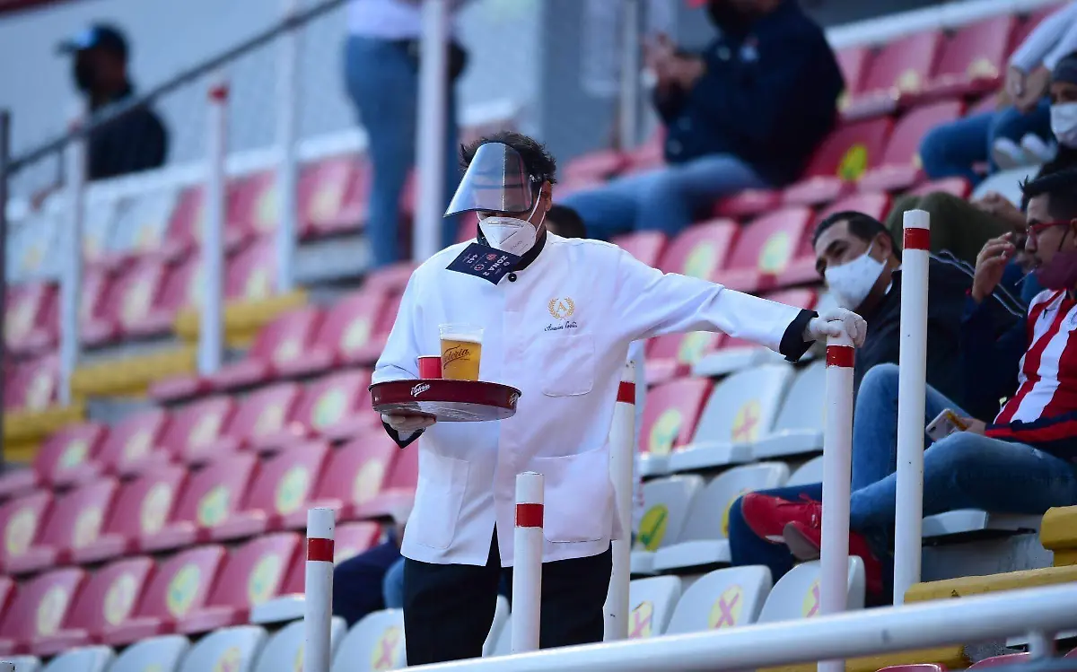 Prohíben la venta de bebidas alcohólicas en estadios