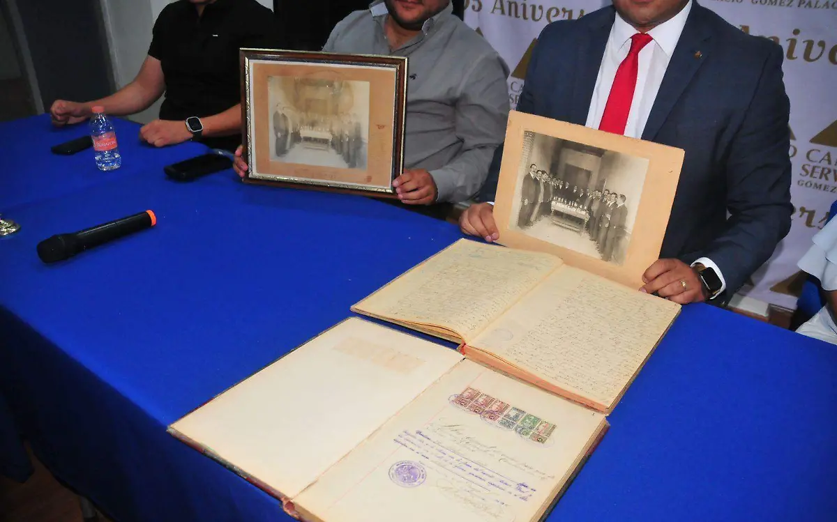 Canaco de Gómez Palacio conmemora su 105 Aniversario