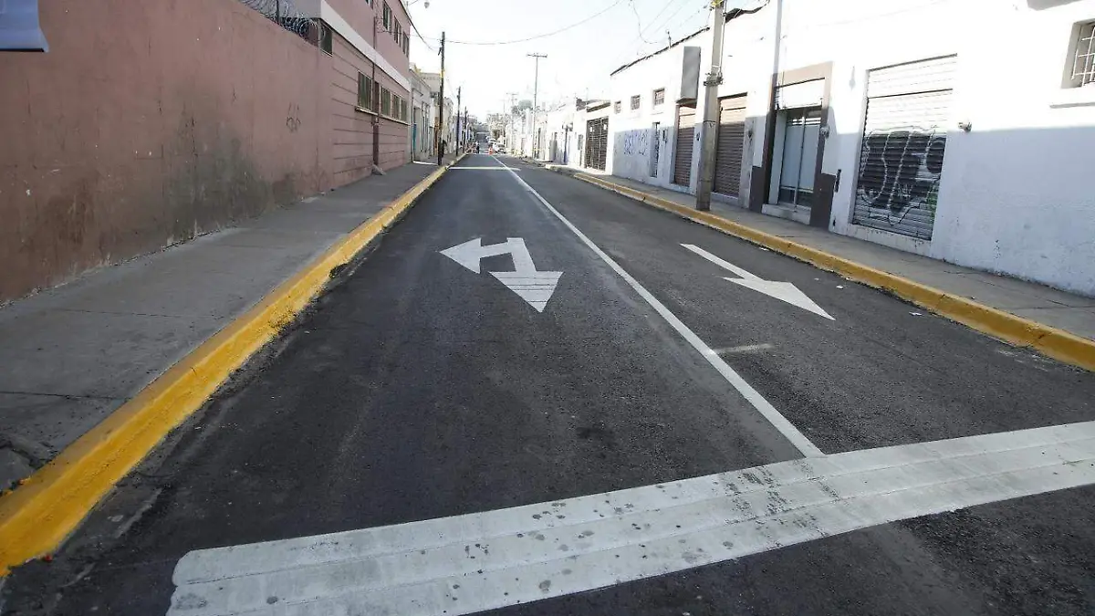 Duranguenses señalan calidad de obras de pavimentación