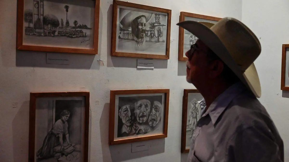 Presentan galería de historia en Chalet Gorosave