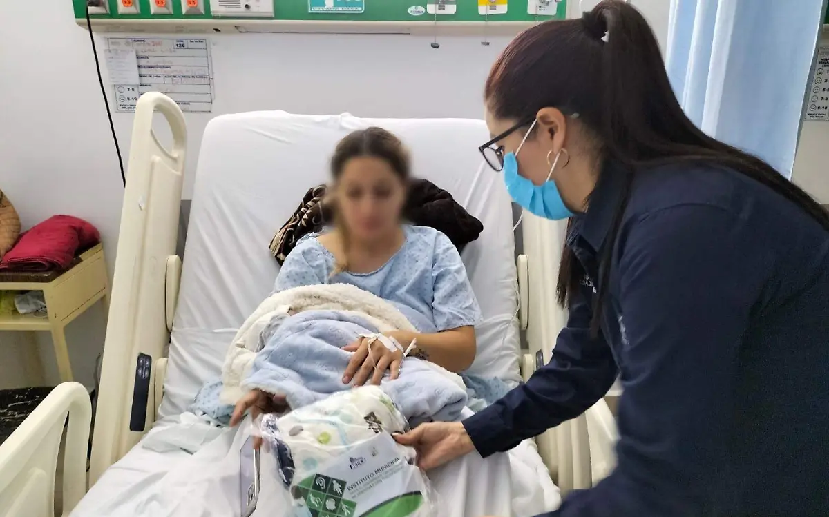 Acuden a Hospital general Lerdo con kits de recién nacido