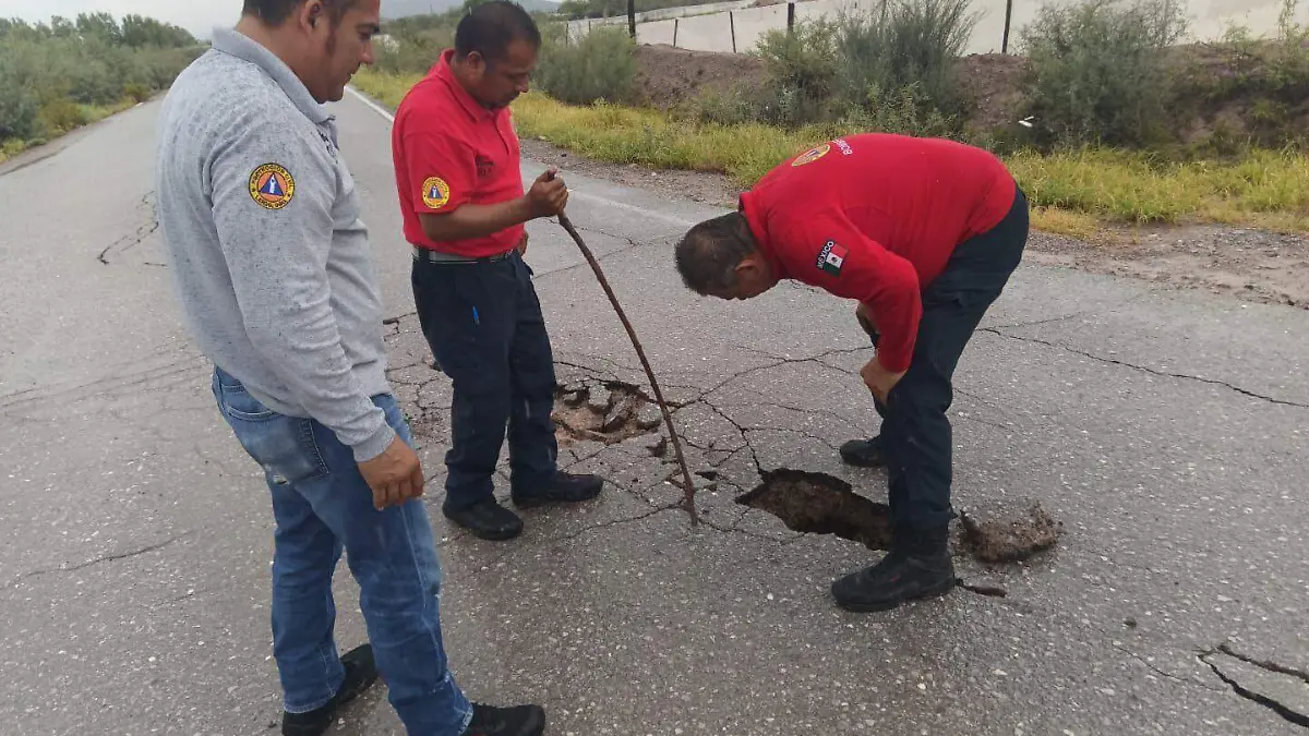 Lluvias afectan carretera Nazareno en Lerdo