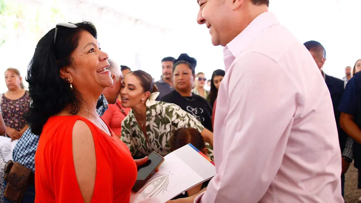 Familias ya cuentan con títulos de propiedad