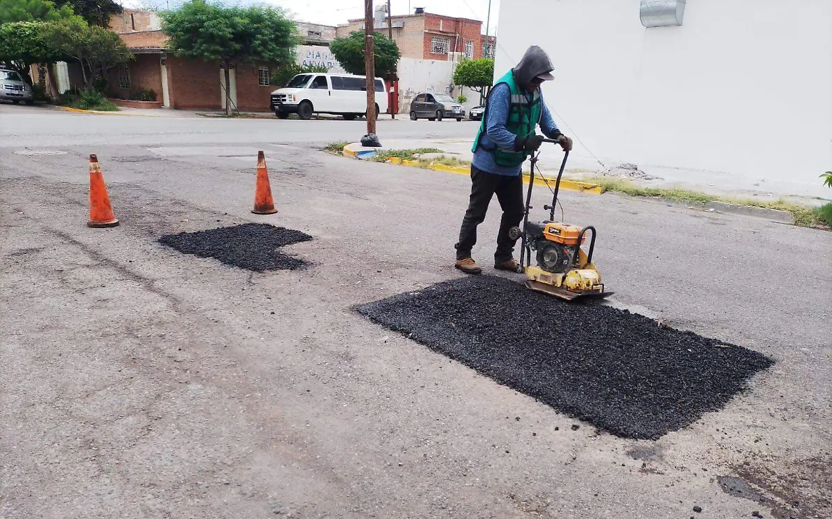 Avanza programa de bacheo en el medio urbano y rural de Gómez Palacio
