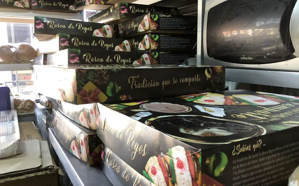 Venta de rosca de reyes en Gómez Palacio, Durango
