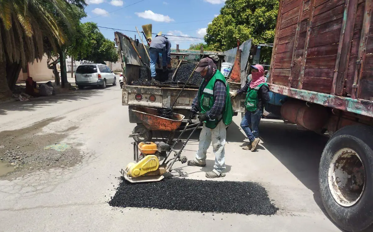 Avanza programa de bacheo en el medio urbano y rural de Gómez Palacio