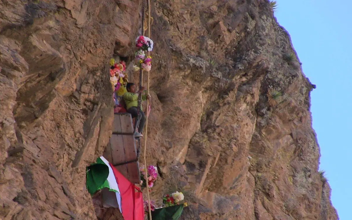 Veneran a la Virgen de Guadalupe en la Sierrita de Gamón