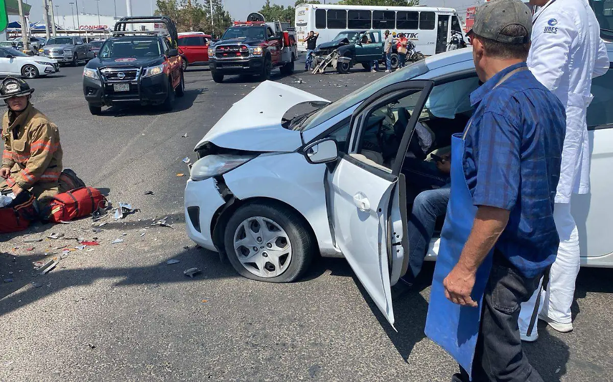 Muere mujer en choque múltiple en el Francisco Villa