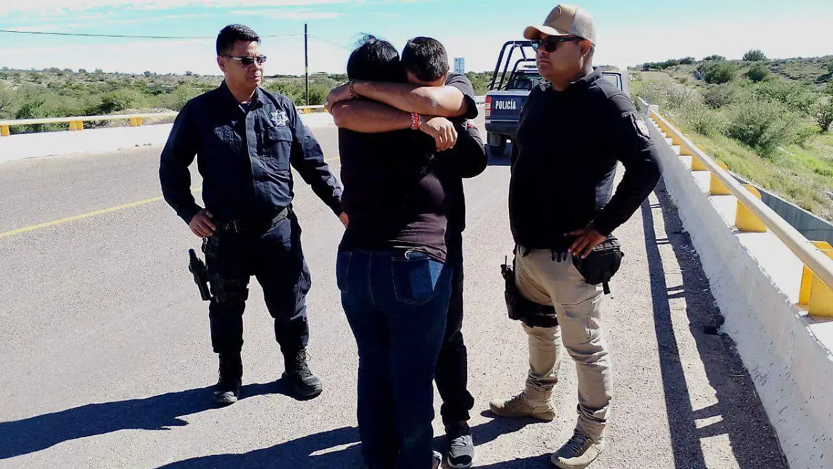 Rescatan policías de Hidalgo a un hombre que intentaba suicidarse