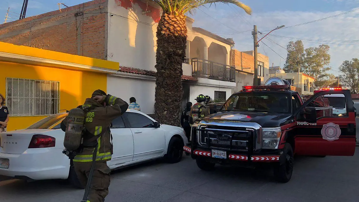 Bomberos de Durango sofocan incendio en casa habitación