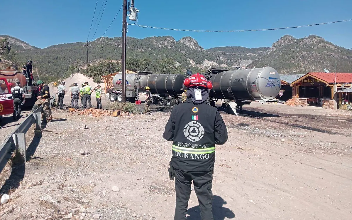 Pipa se incendia en Chavarría