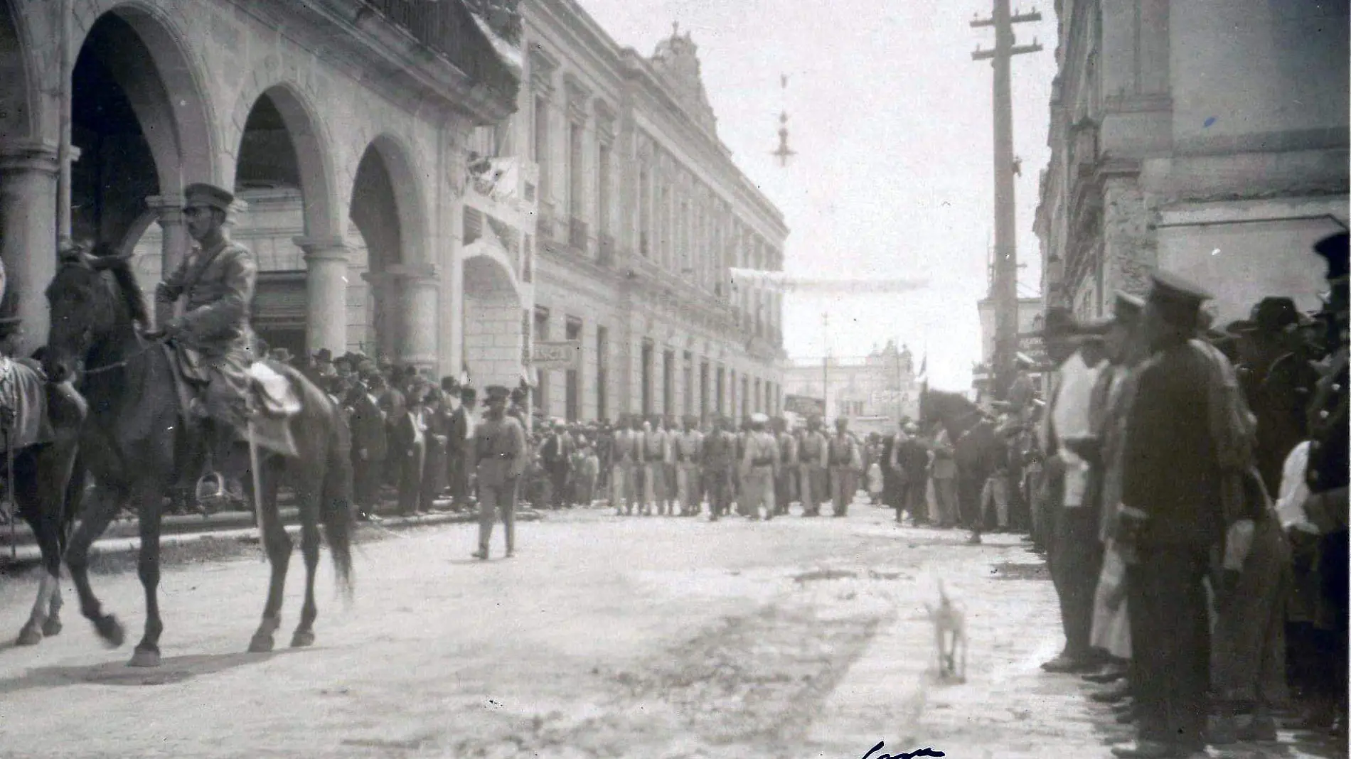 Así eran los desfiles militares en Durango hace más de 100 años  [Galería]