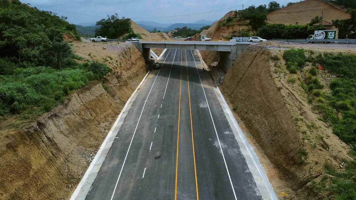 991233_AMLO Carretera Acayucan La Ventosa-5_web