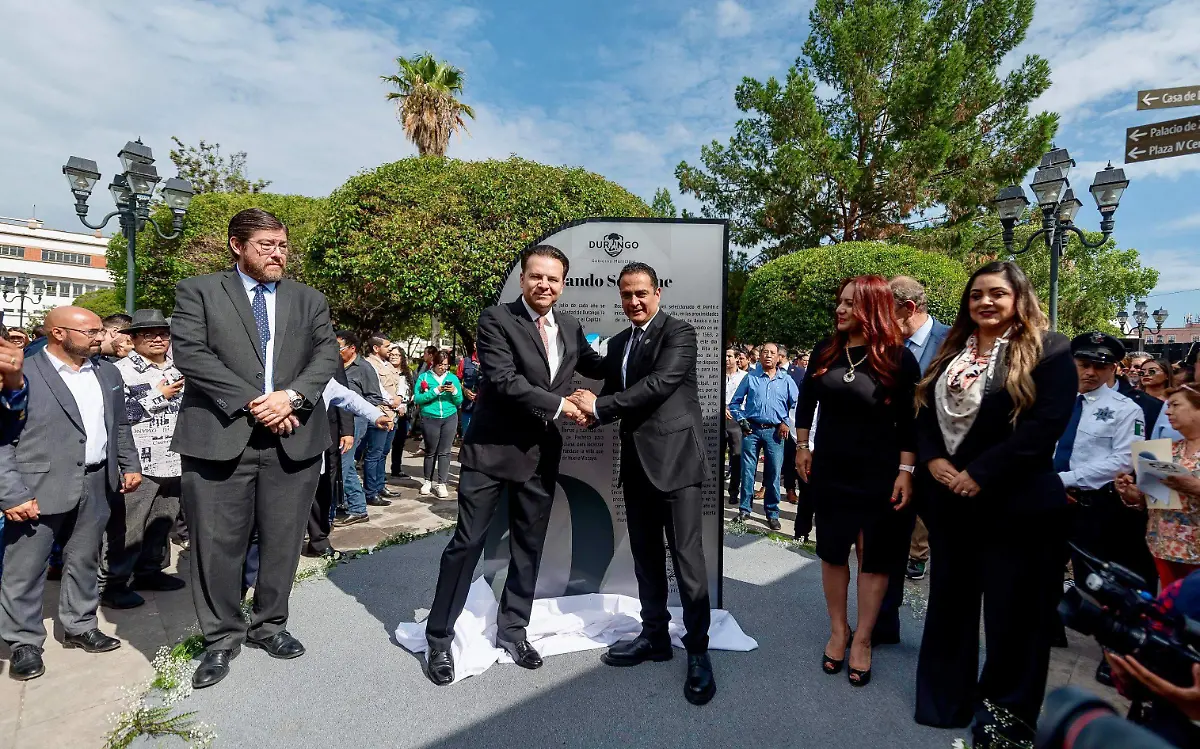 Conmemora Esteban el 461 aniversario de la ciudad de Durango