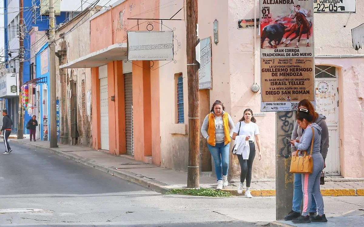 Multarán a empresas que no retiren su publicidad de la vía pública