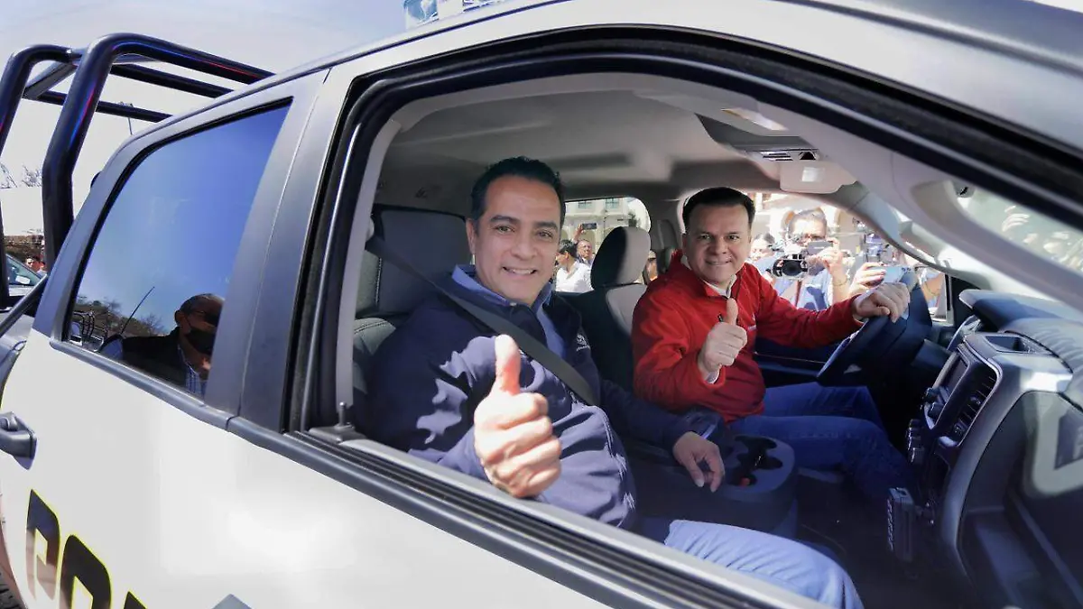 Entrega Toño Ocho nuevas unidades seguridad