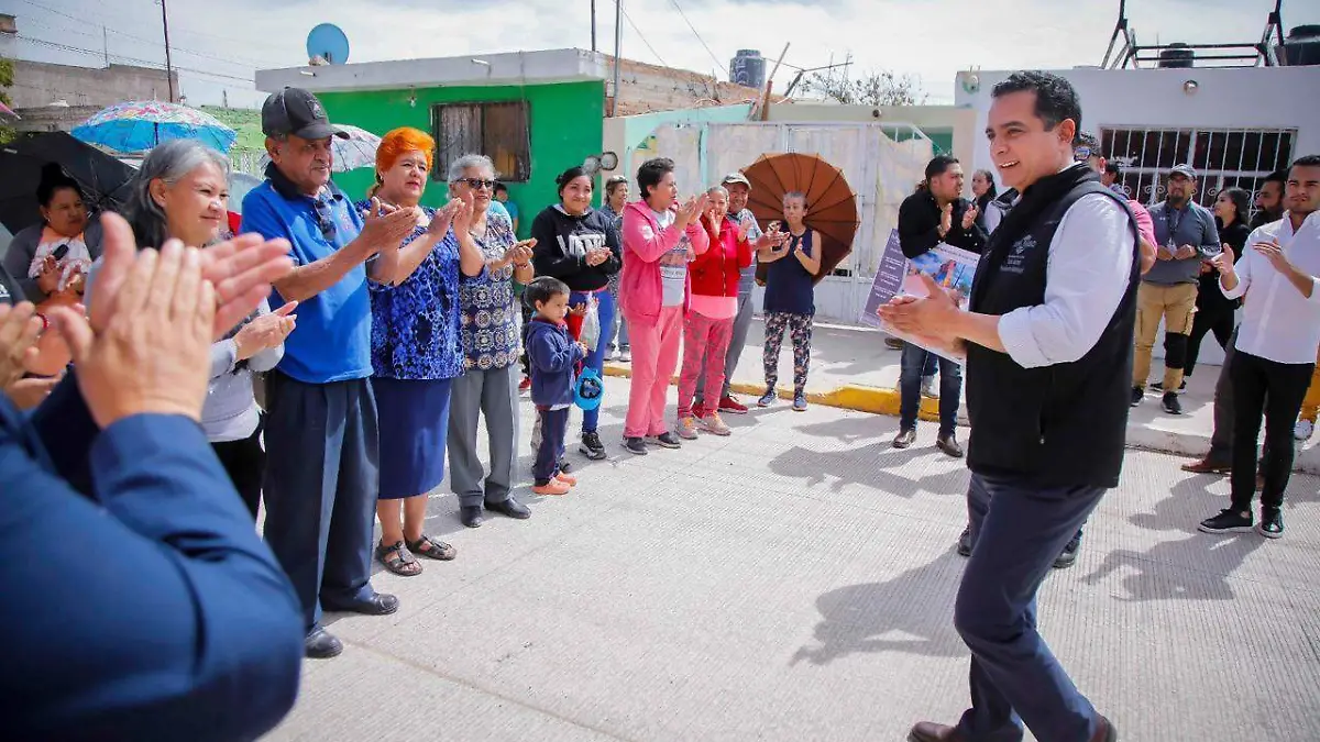 Duranguenses señalan calidad de obras de pavimentación