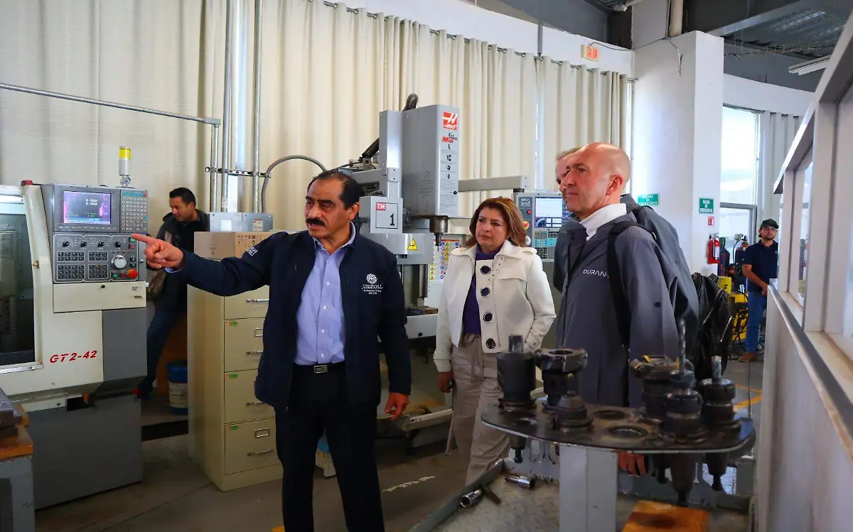 Unipoli recibe a directivos de empresa de inteligencia artificial