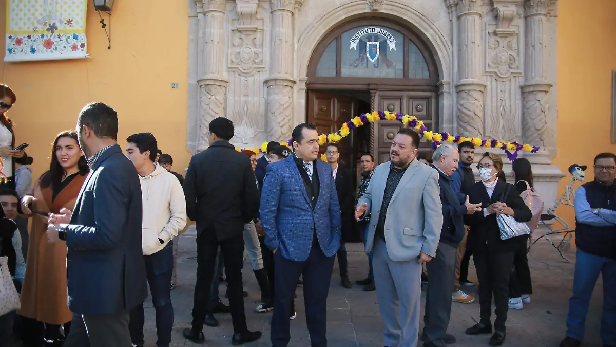 Rector pide liberar el Edificio Central ante el retraso de trámites importantes