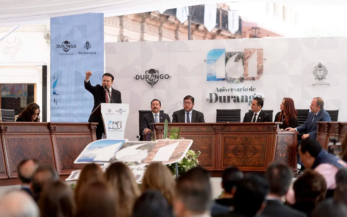 Conmemora Esteban el 461 aniversario de la ciudad de Durango