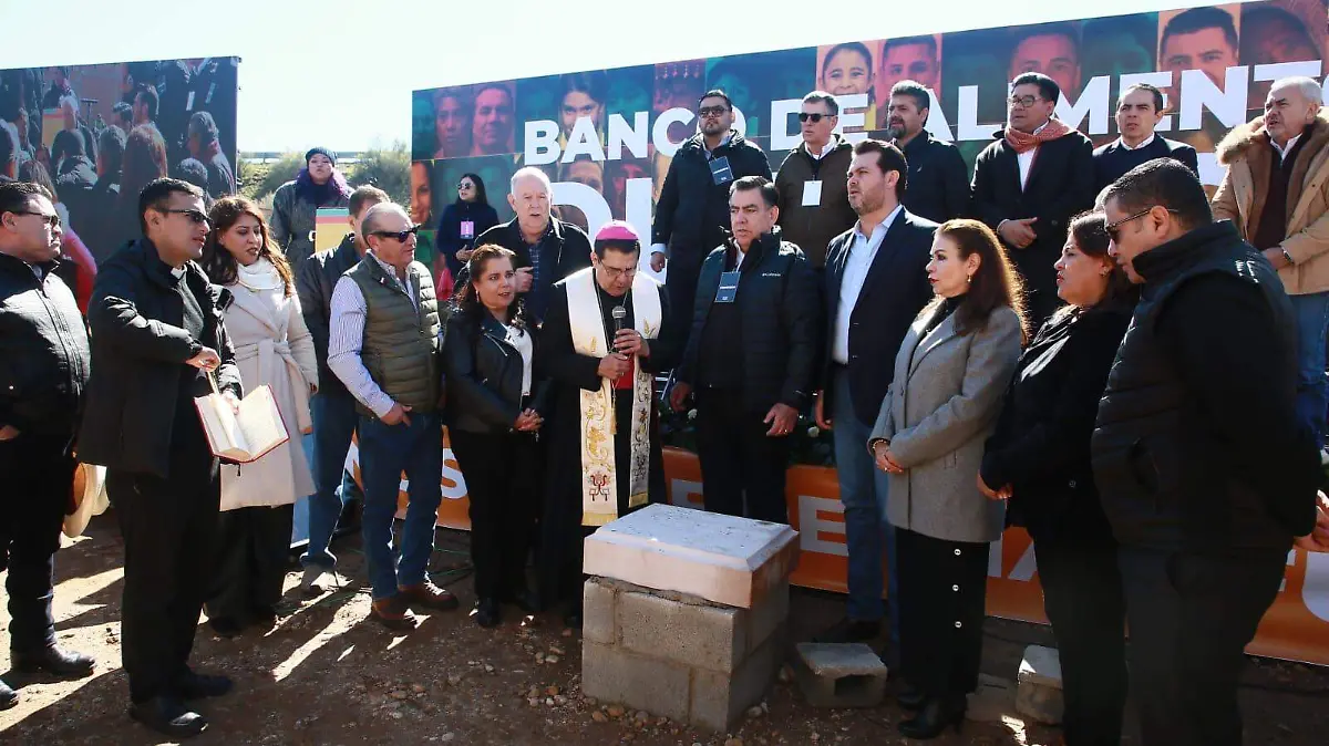Colocan primera piedra del Banco de Alimentos de Durango