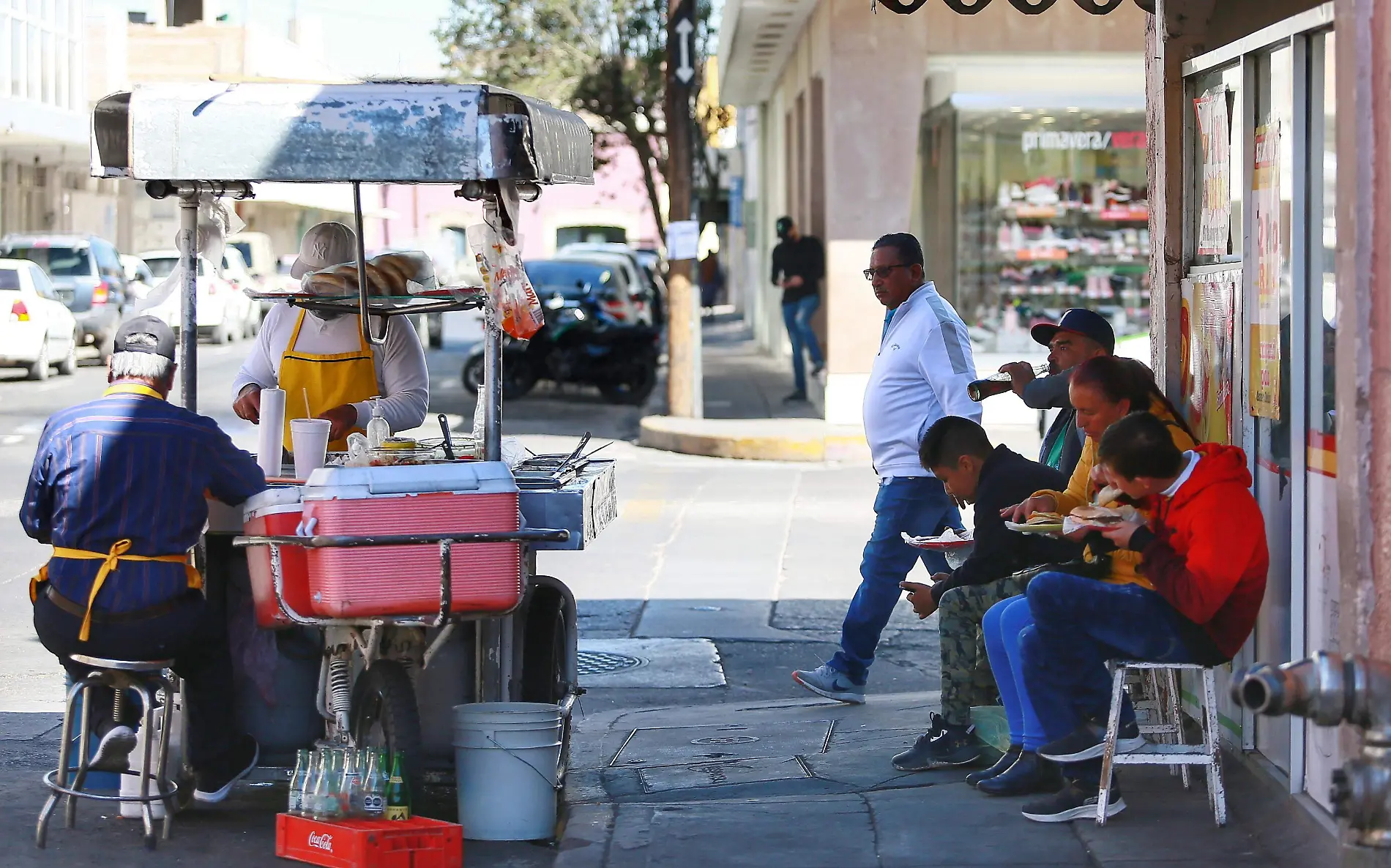 Vendedores ambulantes en la calles de Durango capital